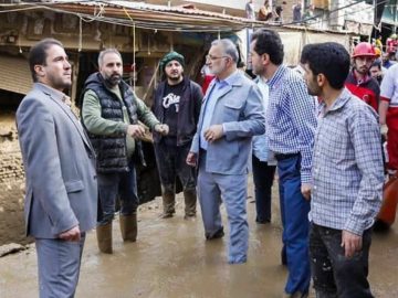 واکنشهای منفی به حضور متظاهرانه شهردار در سیل امامزاده داوود